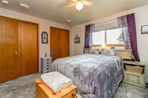Bedroom - 45223 284th Ave SE, Enumclaw, WA 98022 photo 2 of 6