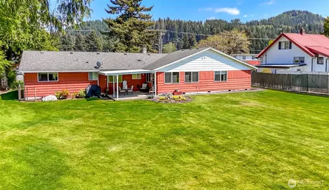 Exterior - 45223 284th Ave SE, Enumclaw, WA 98022 photo 8 of 9