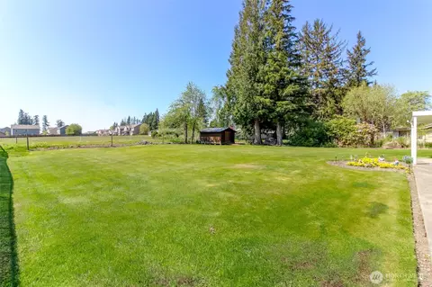 Exterior - 45223 284th Ave SE, Enumclaw, WA 98022 photo 6 of 9