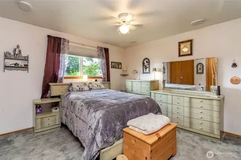 Bedroom - 45223 284th Ave SE, Enumclaw, WA 98022 photo 1 of 6