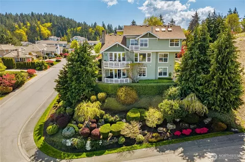8305 144th Ave SE, Newcastle, WA 98059