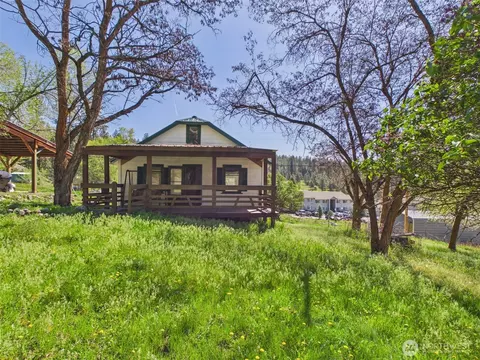 50 Klondike Rd, Republic, WA 99166