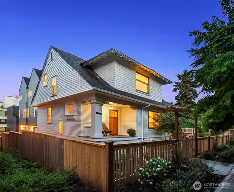 602 18th Ave E, Seattle, WA 98112