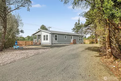 300 Marine View Dr SW, Ocean Shores, WA 98569