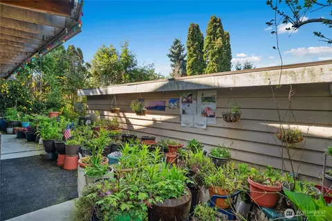 Exterior - 324 3rd Ave S, Edmonds, WA 98020 photo 5 of 5