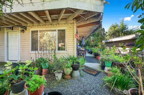 Exterior - 324 3rd Ave S, Edmonds, WA 98020 photo 4 of 5