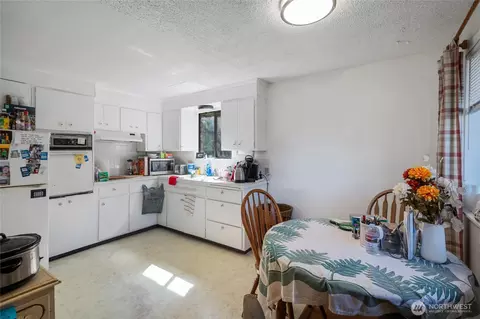 Kitchen - 324 3rd Ave S, Edmonds, WA 98020 photo 2 of 2
