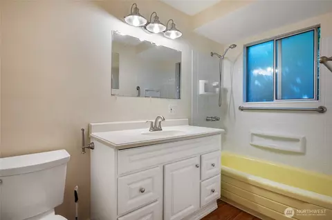 Bath - 324 3rd Ave S, Edmonds, WA 98020 photo 1 of 2