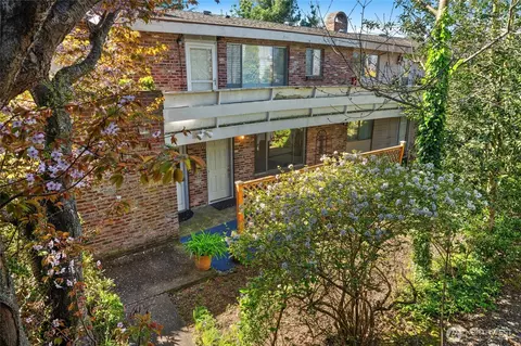 Exterior - 324 3rd Ave S, Edmonds, WA 98020 photo 3 of 5