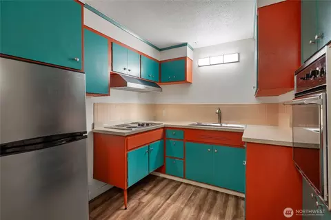 Kitchen - 324 3rd Ave S, Edmonds, WA 98020 photo 1 of 2