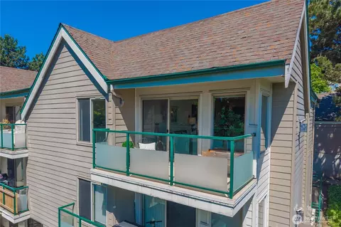 15335 Sunwood Blvd #C301, Tukwila, WA 98188