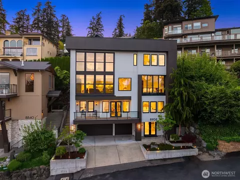 8902 NE 117th Pl, Kirkland, WA 98034