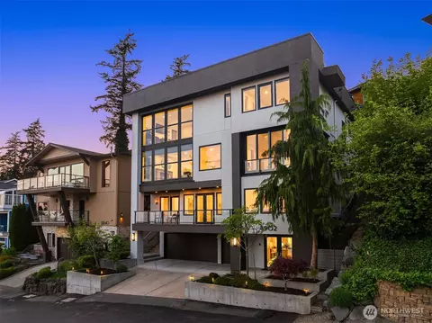 8902 NE 117th Pl, Kirkland, WA 98034