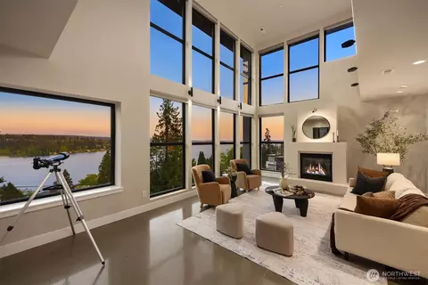 8902 NE 117th Pl, Kirkland, WA 98034