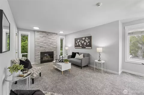20824 70th Ave W #6, Lynnwood, WA 98036