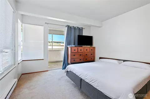 Bedroom - 318 3rd Ave S, Edmonds, WA 98026 photo 2 of 4