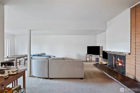 Living - 318 3rd Ave S, Edmonds, WA 98026 photo 1 of 3