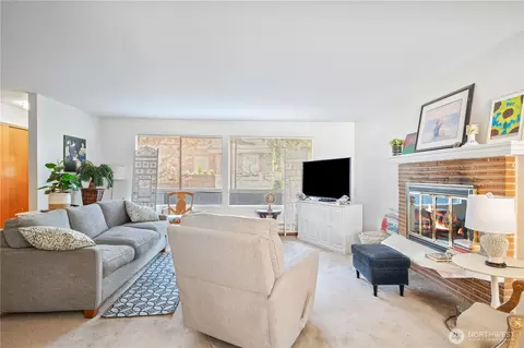Living - 318 3rd Ave S, Edmonds, WA 98026 photo 3 of 3