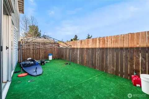 Exterior - 318 3rd Ave S, Edmonds, WA 98026 photo 3 of 4
