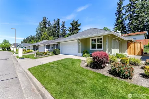 4525 7th St SE #8, Puyallup, WA 98374