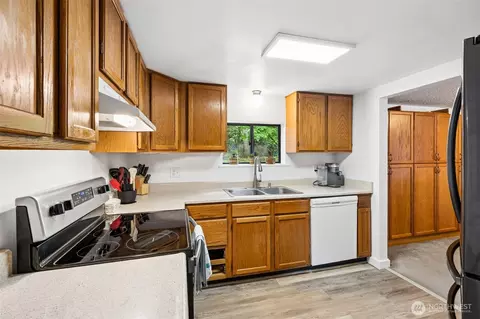 Kitchen - 18905 8th Ave E, Spanaway, WA 98387 photo 2 of 3