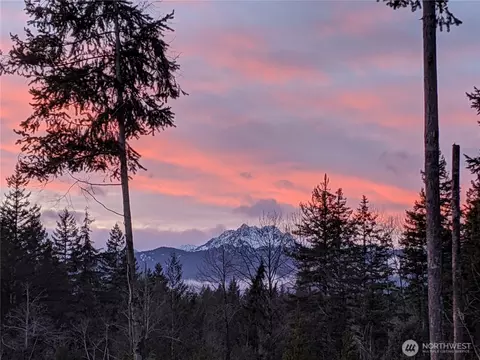 63 Wayne Rd W, Seabeck, WA 98380
