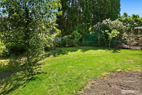 Exterior - 9032 15th Ave SW, Seattle, WA 98106 photo 4 of 4