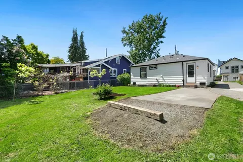 Exterior - 9032 15th Ave SW, Seattle, WA 98106 photo 2 of 4