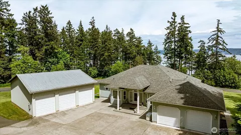 152 E Morris Rd, Coupeville, WA 98239