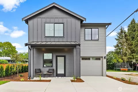 303 S 17th St, Lynden, WA 98264