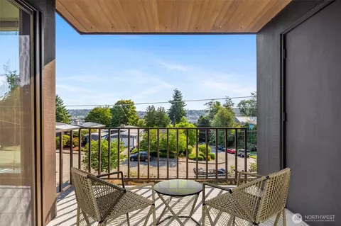 3601 24th Ave W #207, Seattle, WA 98199