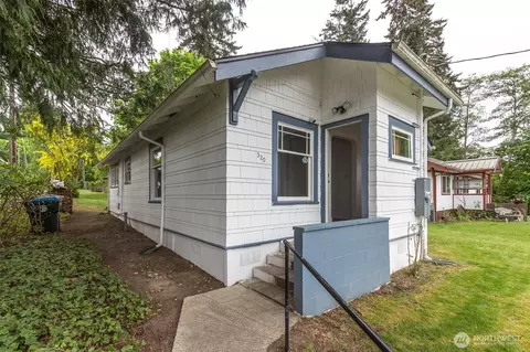 320 W 15th St, Port Angeles, WA 98362