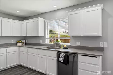 Kitchen - 7249 Radius Loop SE, Lacey, WA 98513 photo 2 of 3