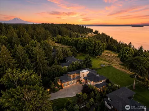 946 7th Ct, Fox Island, WA 98333