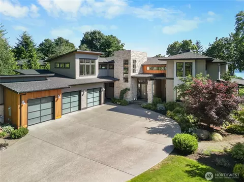 946 7th Ct, Fox Island, WA 98333