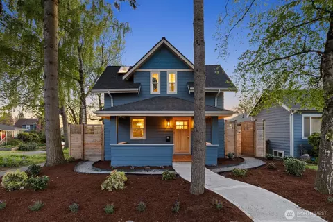 2773 44th Ave SW #A, Seattle, WA 98116