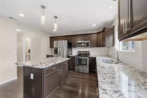 Kitchen - 20222 50th Ave E, Spanaway, WA 98387 photo 2 of 2