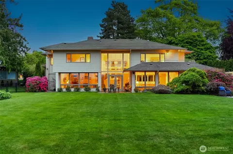 Exterior - 250 Heather Rd, Everett, WA 98203 photo 4 of 9