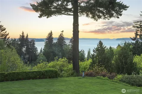View/Area - 250 Heather Rd, Everett, WA 98203 photo 2 of 2