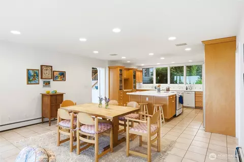 Dining - 250 Heather Rd, Everett, WA 98203 photo 1 of 3