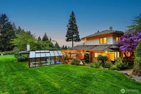 Exterior - 250 Heather Rd, Everett, WA 98203 photo 2 of 9