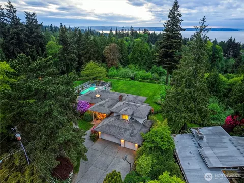 View/Area - 250 Heather Rd, Everett, WA 98203 photo 1 of 2