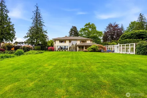 Exterior - 250 Heather Rd, Everett, WA 98203 photo 8 of 9