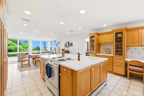 Kitchen - 250 Heather Rd, Everett, WA 98203 photo 1 of 3