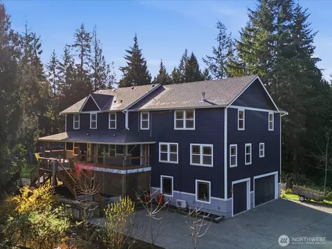 4050 Rachel Rd, Clinton, WA 98236
