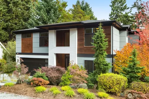 7002 93rd Ave SE, Mercer Island, WA 98040