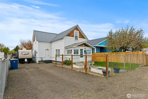 305 N Clark St, Kittitas, WA 98934
