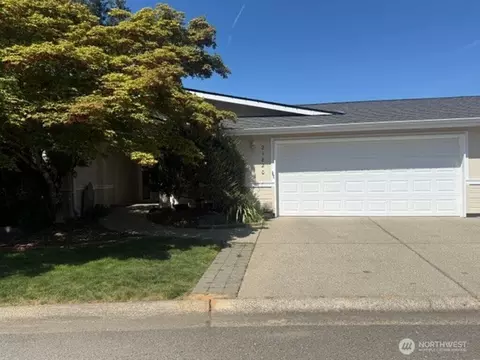 21820 SE 275th St #6, Maple Valley, WA 98038