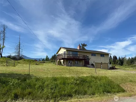 46 Cliff Robinson Ln, Sequim, WA 98382