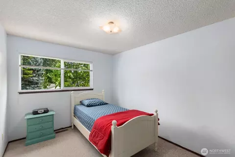Bedroom - 21627 9th Pl W, Bothell, WA 98021 photo 5 of 5